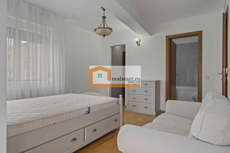 Parcul Circului,  la 300m Metrou Stefan cel Mare, loc parcare-garaj