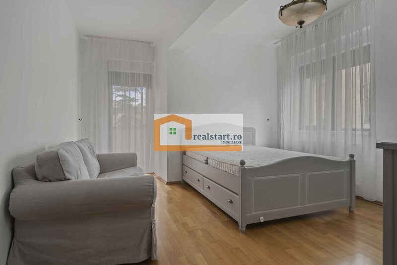 Parcul Circului,  la 300m Metrou Stefan cel Mare, loc parcare-garaj